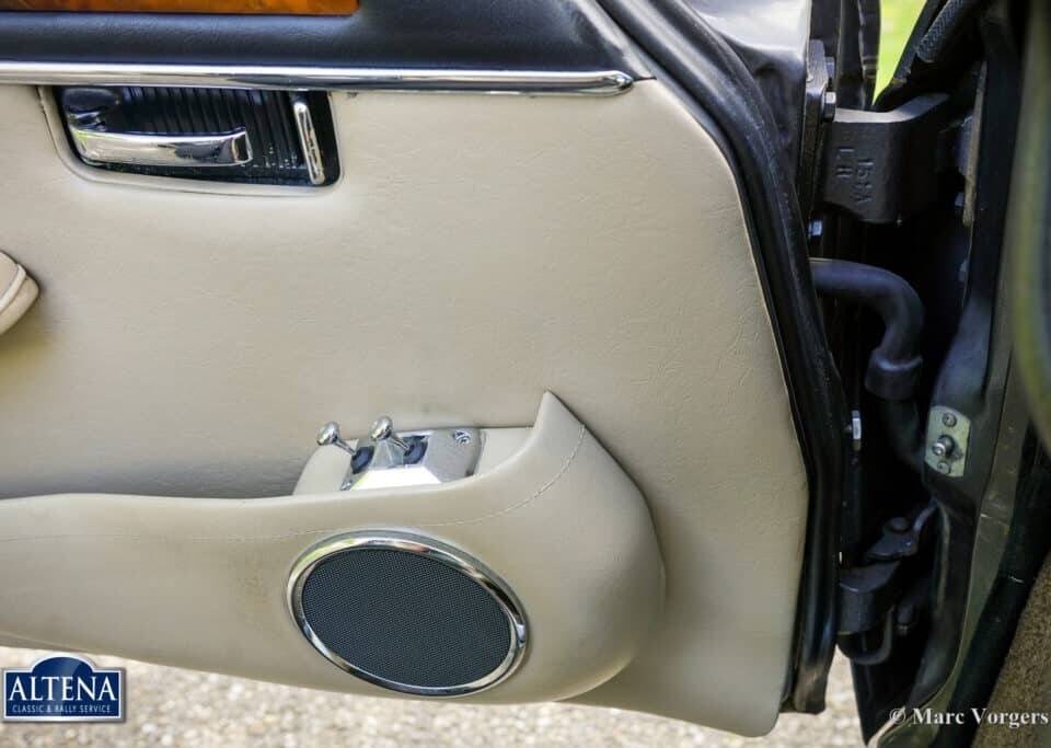 Image 39/57 de Jaguar XJ 12 (1986)
