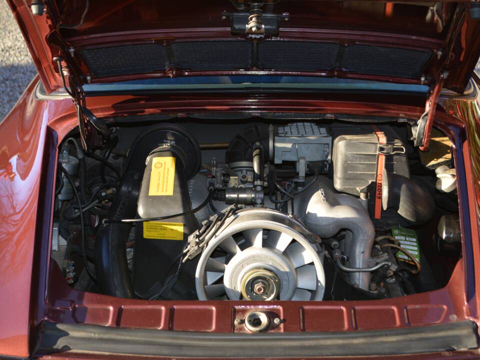 Bild 10/13 von Porsche 911 Carrera 3.2 (1984)