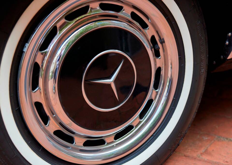 Image 87/188 of Mercedes-Benz 280 SE 3,5 (1971)