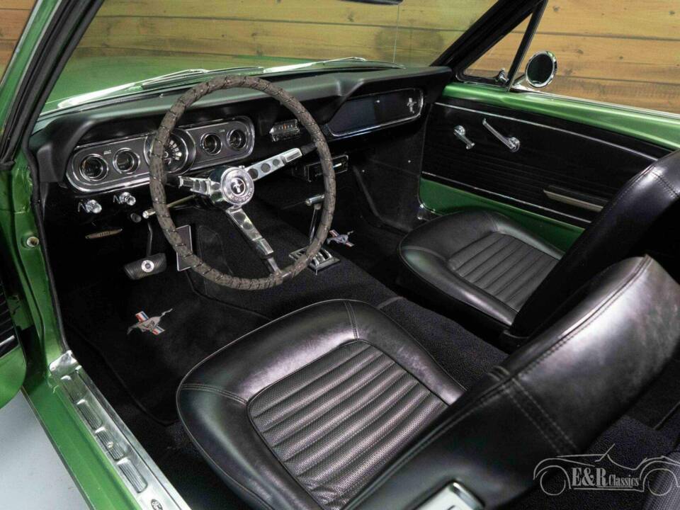 Immagine 2/19 di Ford Mustang 200 (1966)