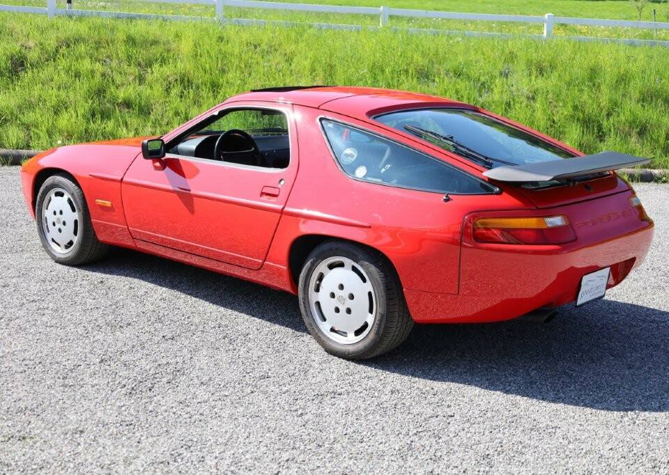Afbeelding 3/35 van Porsche 928 S4 (1989)