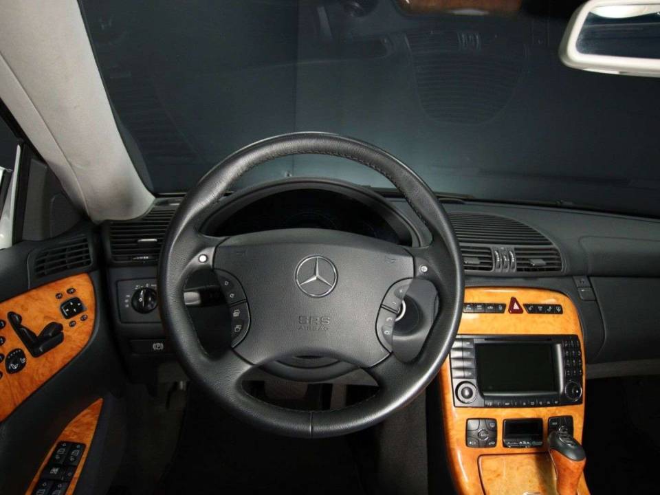 Bild 14/30 von Mercedes-Benz CL 55 AMG (2002)