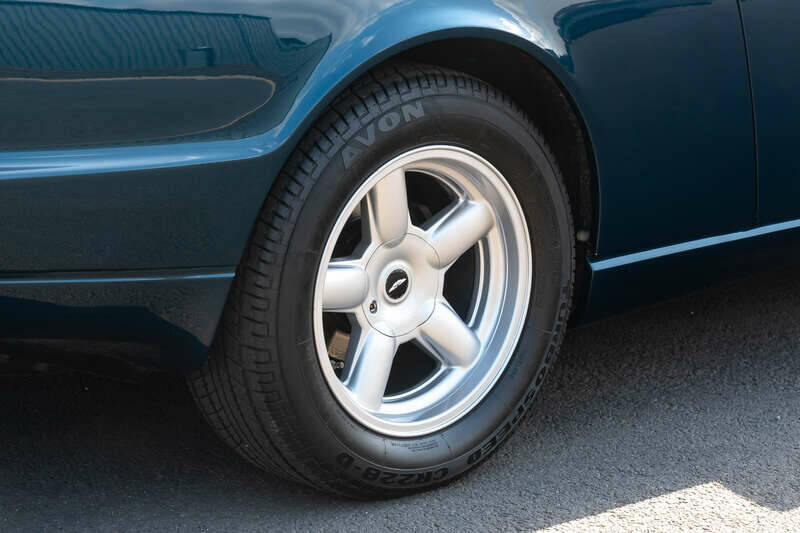 Image 30/50 of Aston Martin Virage Volante (1993)