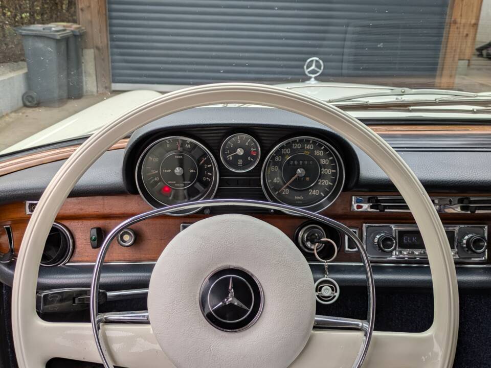 Immagine 8/24 di Mercedes-Benz 300 SEL 6.3 (1972)