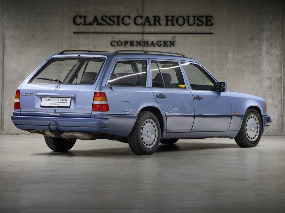 Image 10/100 of Mercedes-Benz 230 TE (1990)