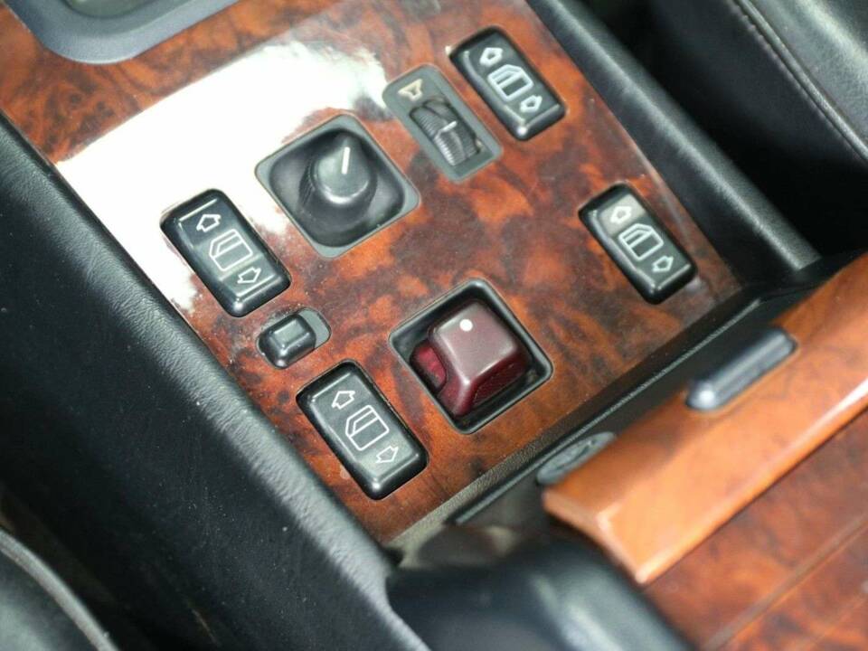 Bild 21/50 von Mercedes-Benz 300 CE-24 3.4 AMG (1993)