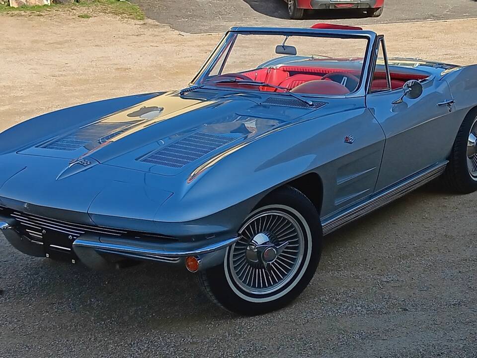 Image 9/33 of Chevrolet Corvette Sting Ray Convertible (1963)