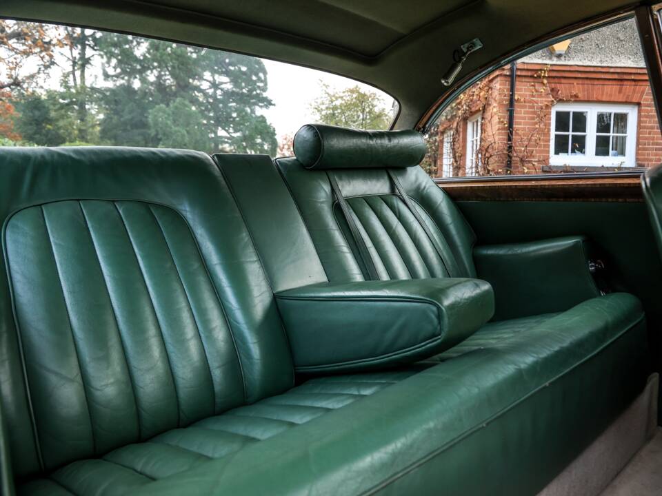 Image 25/43 of Bentley S 2 Continental (1961)