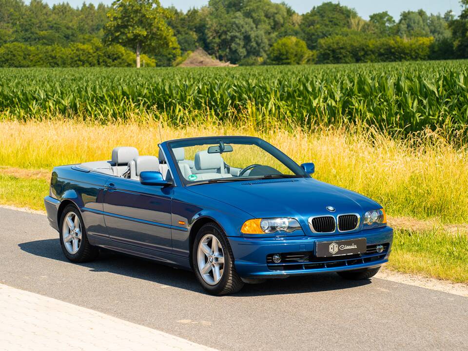 Image 1/31 of BMW 325Ci (2001)