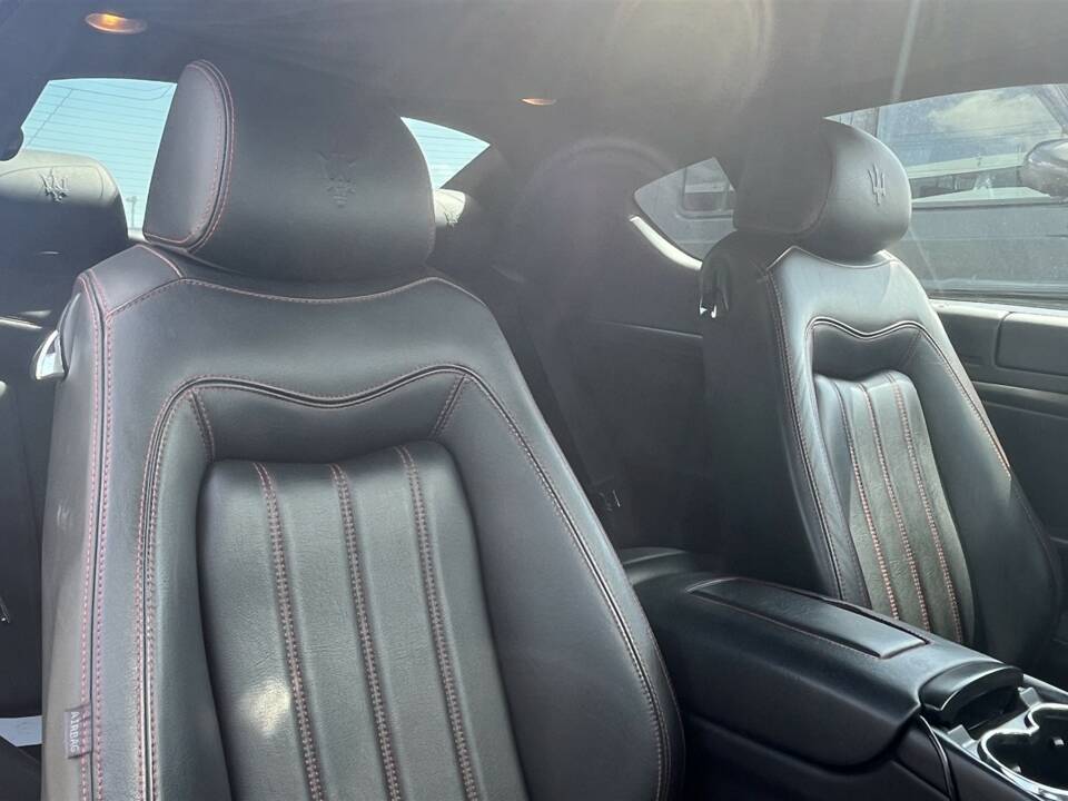 Image 21/39 de Maserati GranTurismo S (2010)
