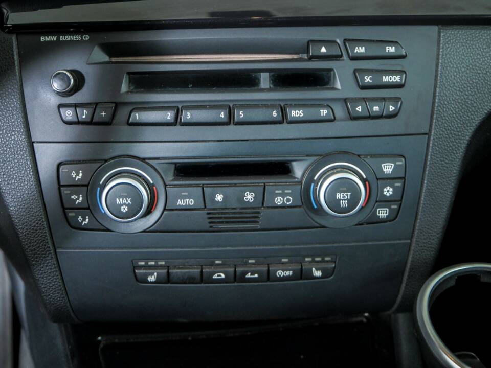 Immagine 16/19 di BMW 120i (2008)