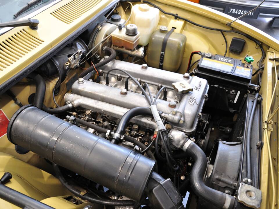 Image 30/31 of Alfa Romeo Alfetta 1.8 (1975)