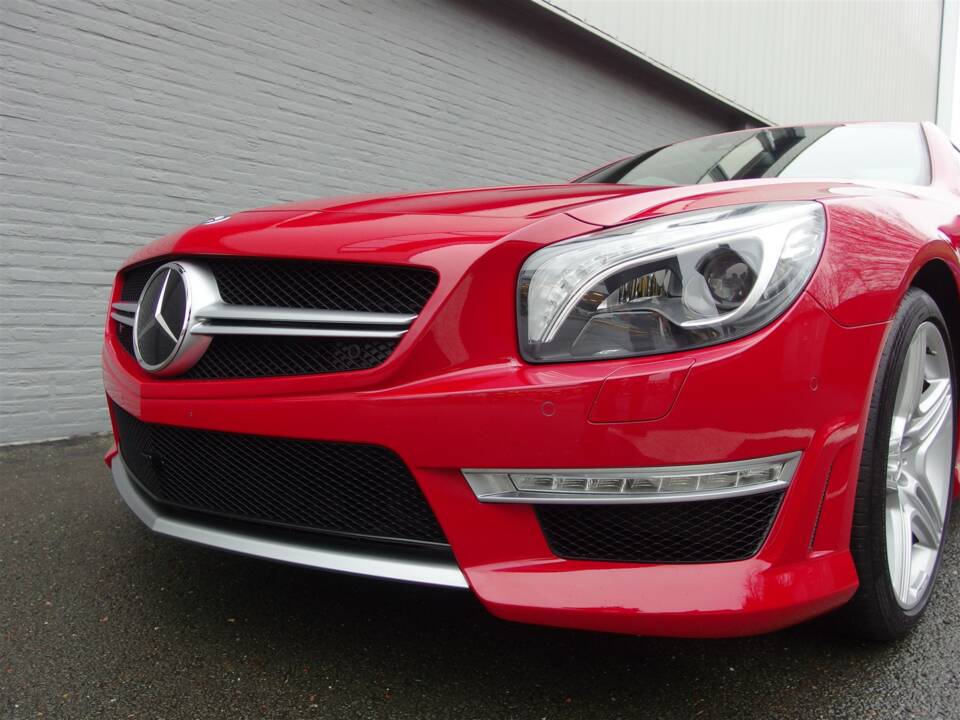 Image 12/99 of Mercedes-Benz SL 63 AMG (2012)