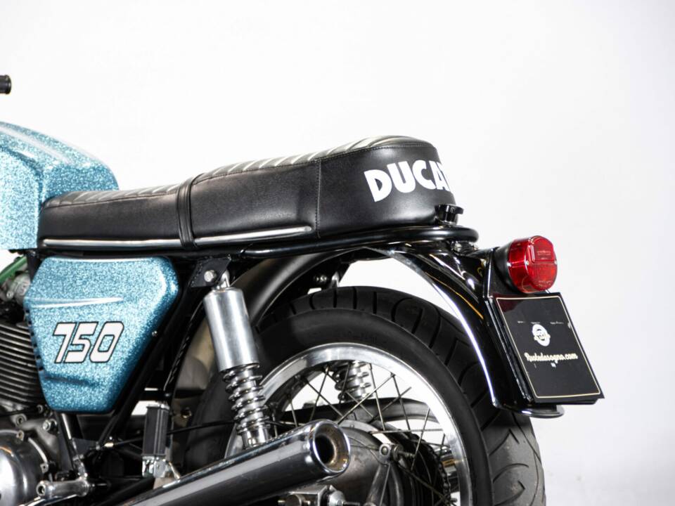 Image 13/50 of Ducati 750 GT (1972)