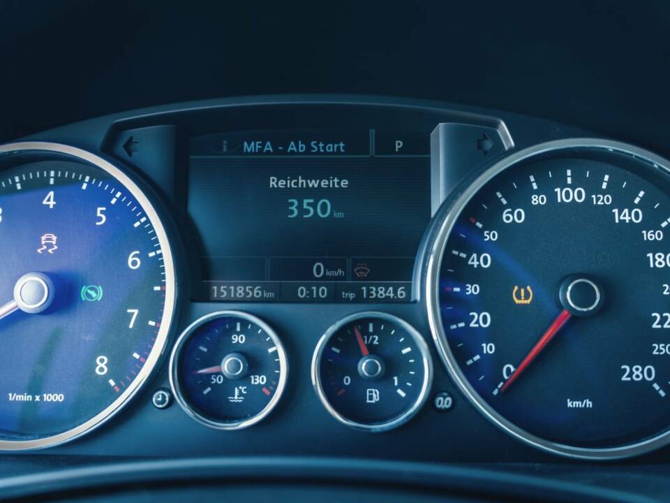Image 13/15 of Volkswagen Touareg W12 (2007)