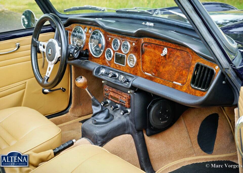 Immagine 26/36 di Triumph TR 4A IRS (1966)