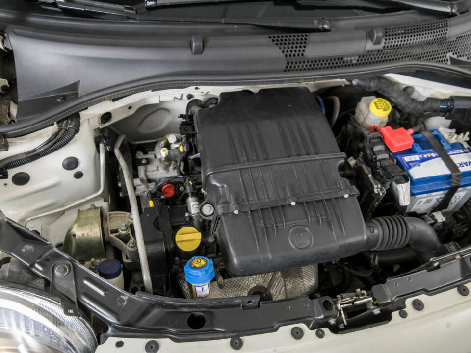 Image 41/50 of FIAT 500 (2018)