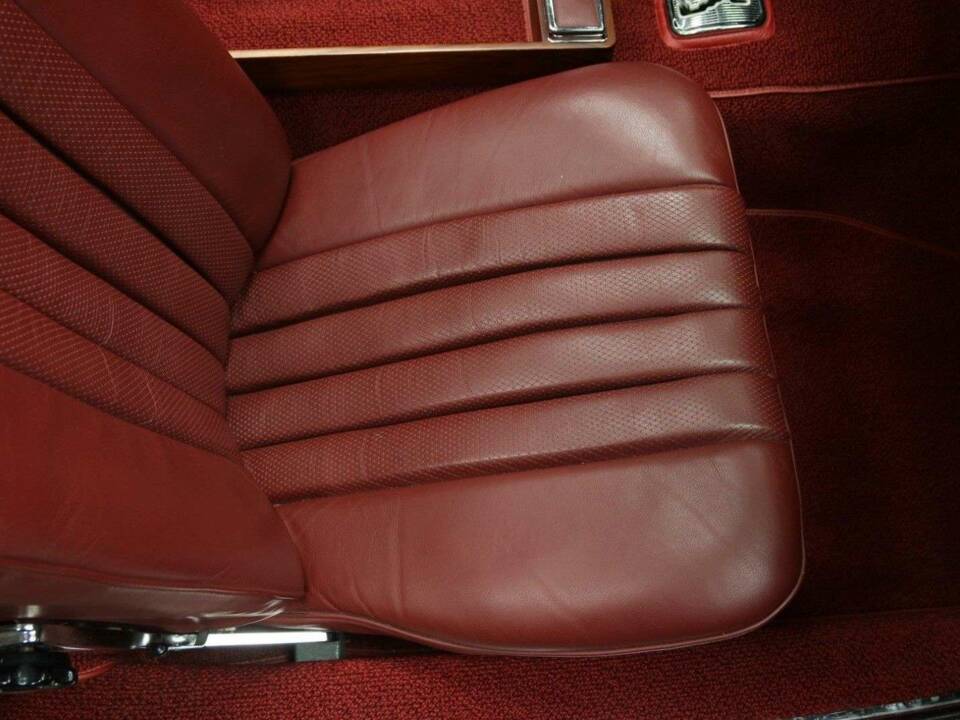 Immagine 29/50 di Mercedes-Benz 250 SL (1968)