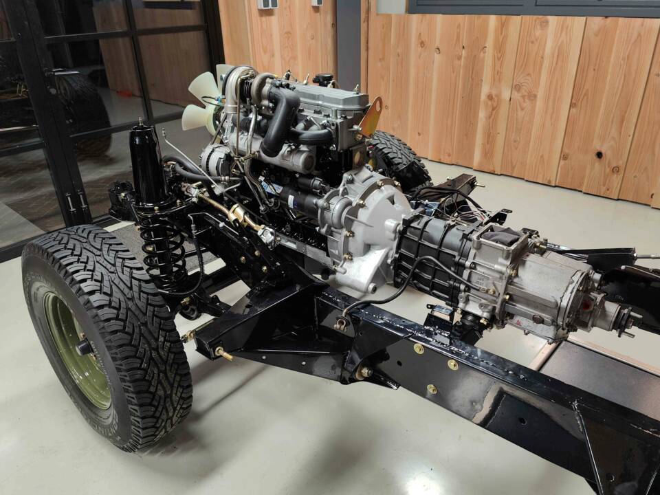 Bild 21/33 von Land Rover Defender 90 (1993)