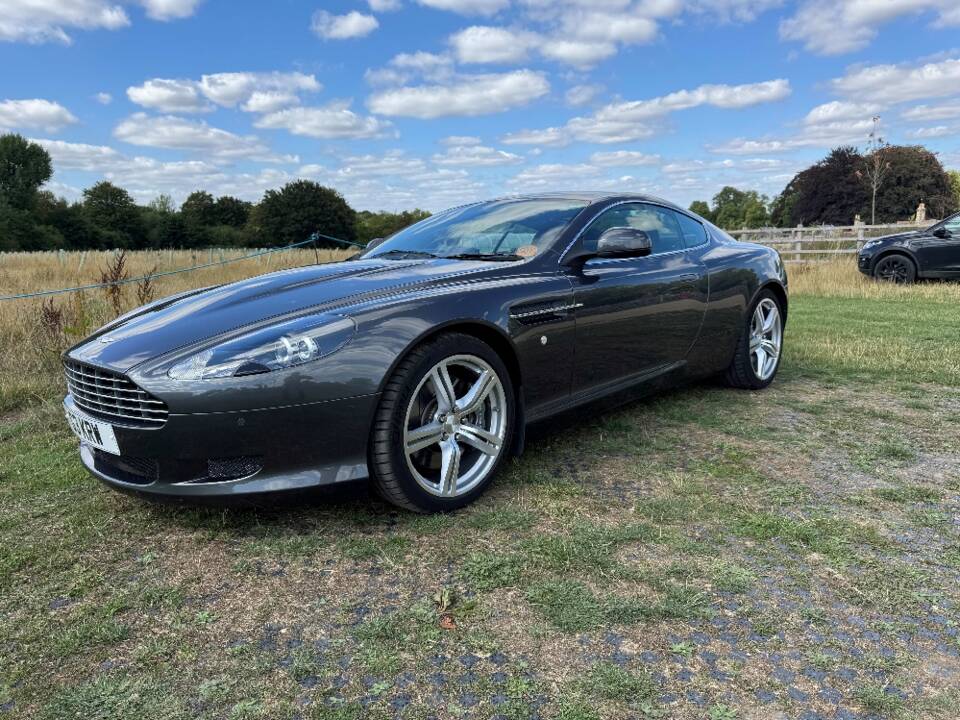 Bild 1/30 von Aston Martin DB 9 (2009)
