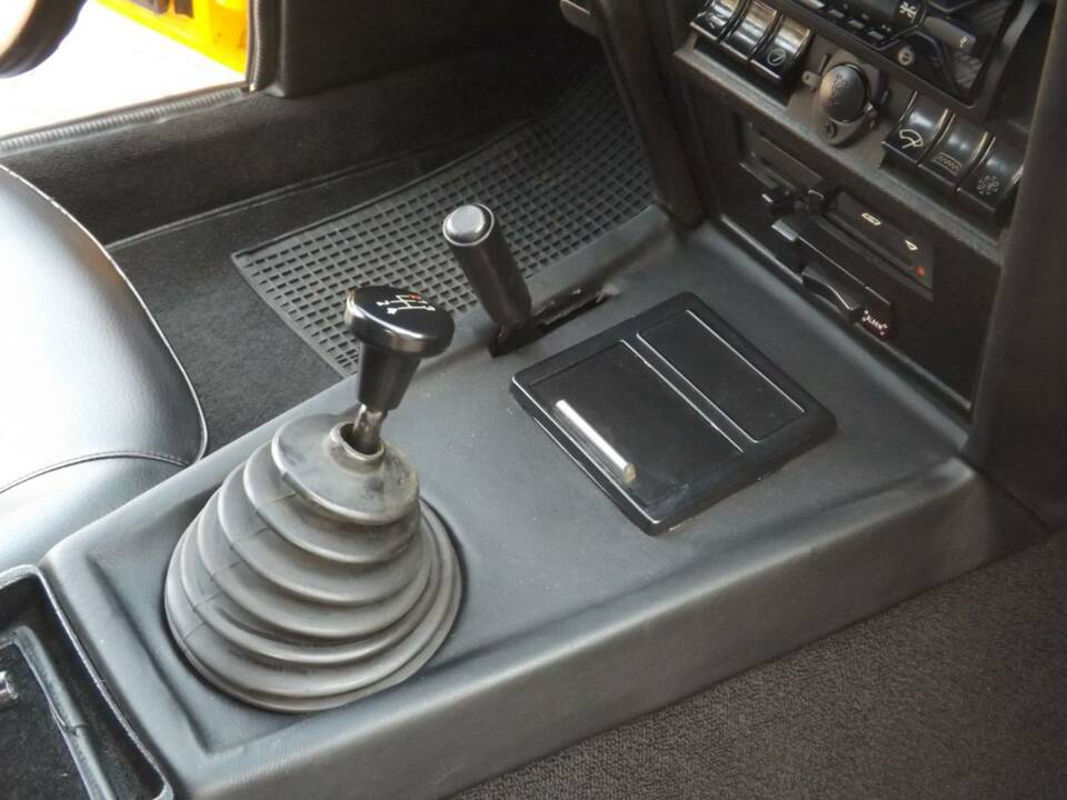 Image 19/50 of Opel GT/J 1900 (1973)