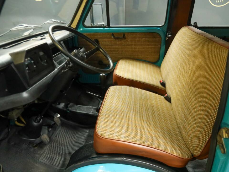 Image 16/50 of FIAT 900E (1980)