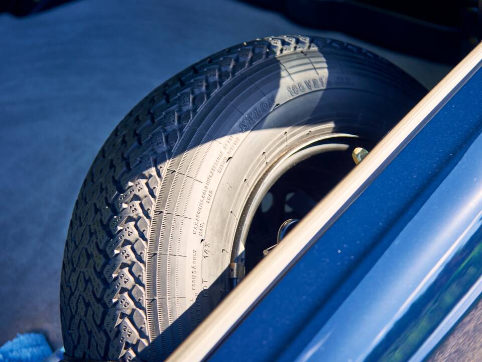 Image 34/38 of Mercedes-Benz 300 SEL 6.3 (1970)