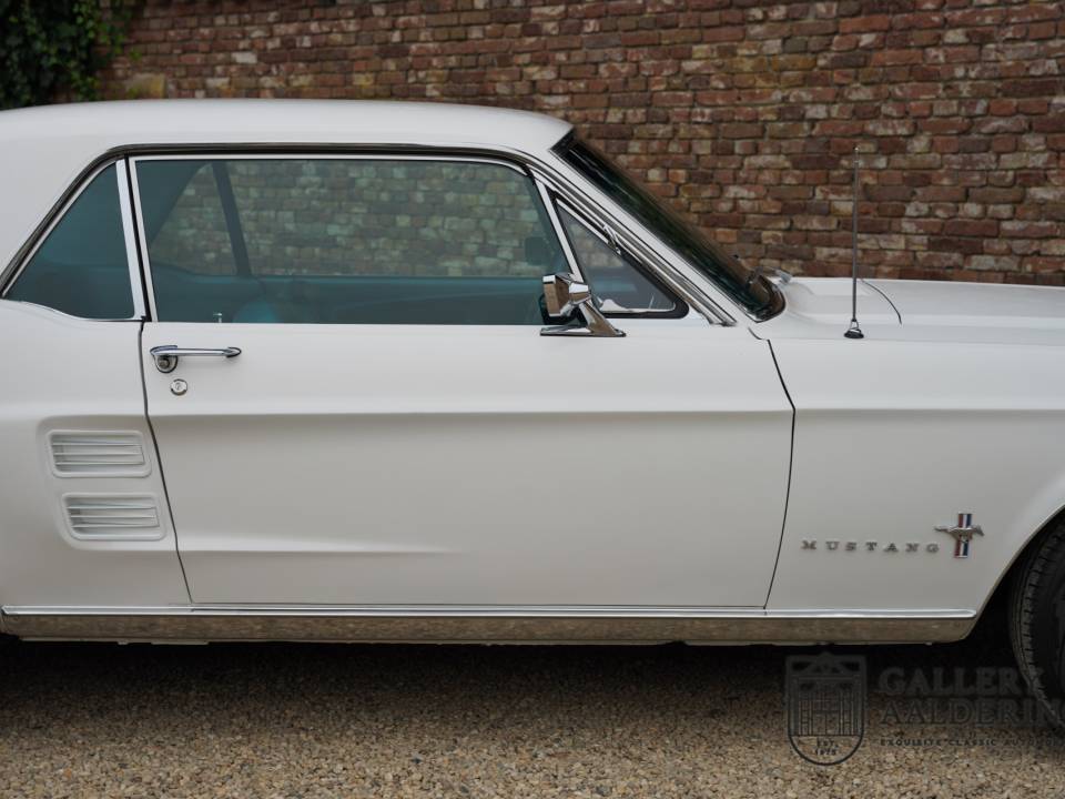 Afbeelding 27/50 van Ford Mustang 200 (1967)