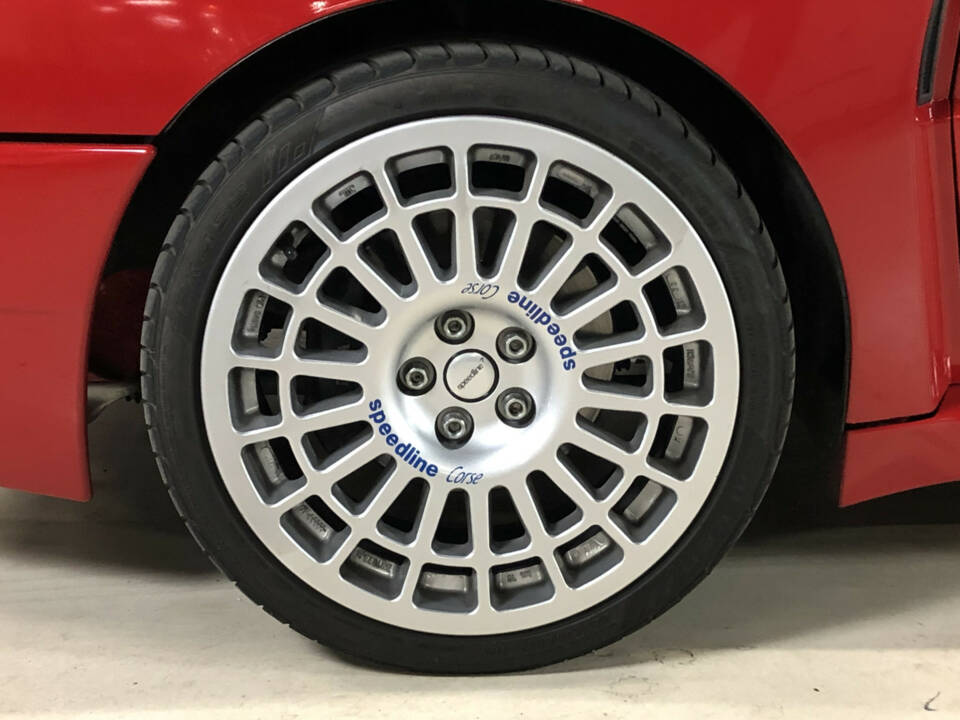 Image 21/33 of Lancia Delta HF Integrale Evoluzione I (1992)