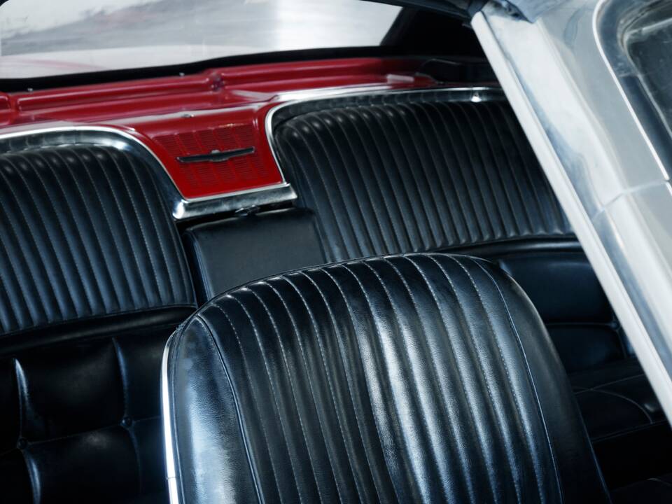 Bild 38/50 von Ford Thunderbird (1966)