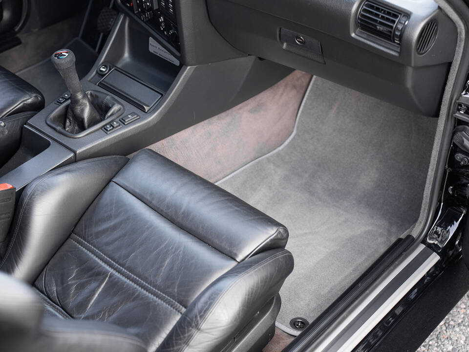 Image 48/91 de BMW M3 Sport Evo (1990)
