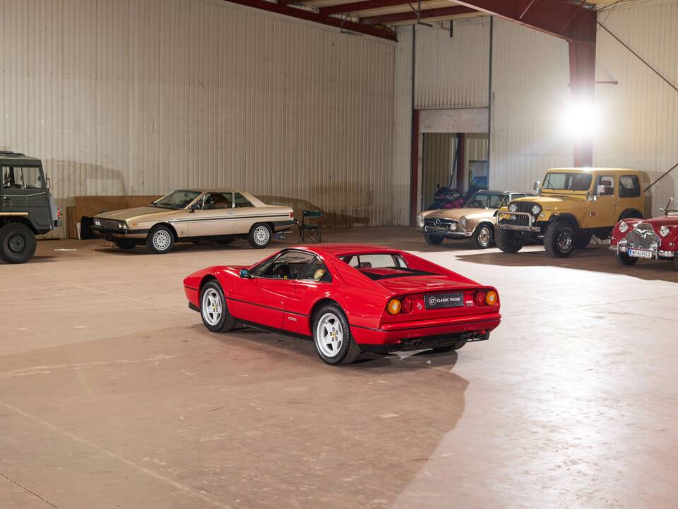 Image 12/79 of Ferrari 328 GTB (1985)