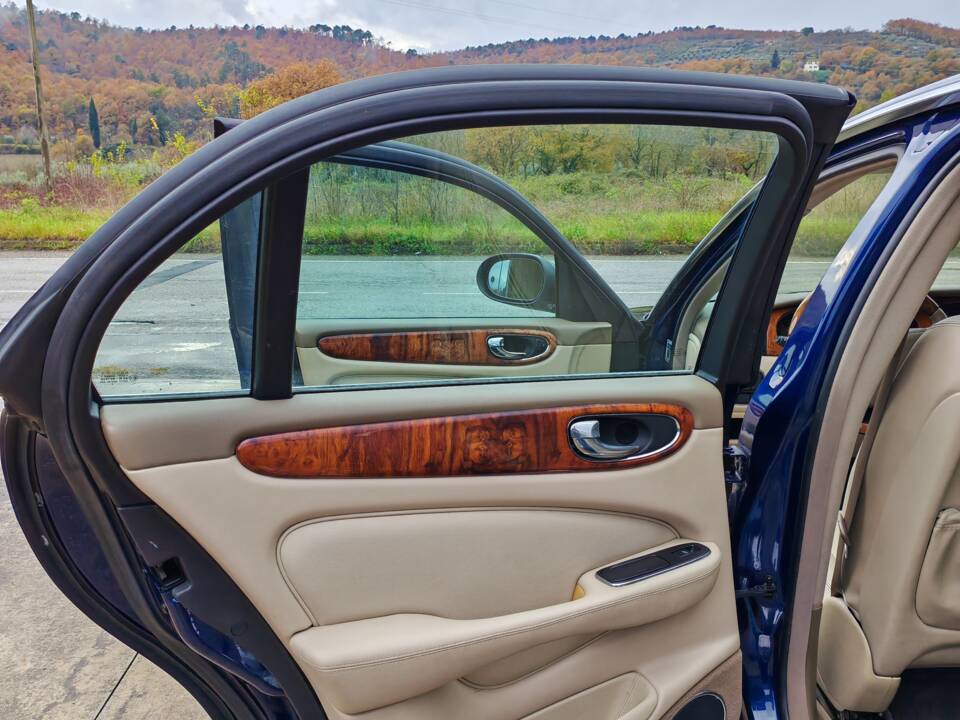 Bild 37/50 von Jaguar XJ 8 3.5 (2003)