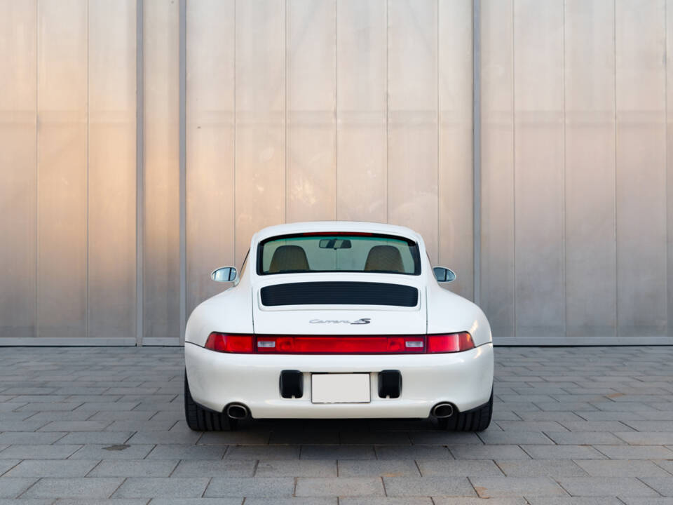 Bild 8/50 von Porsche 911 Carrera 4S (1996)