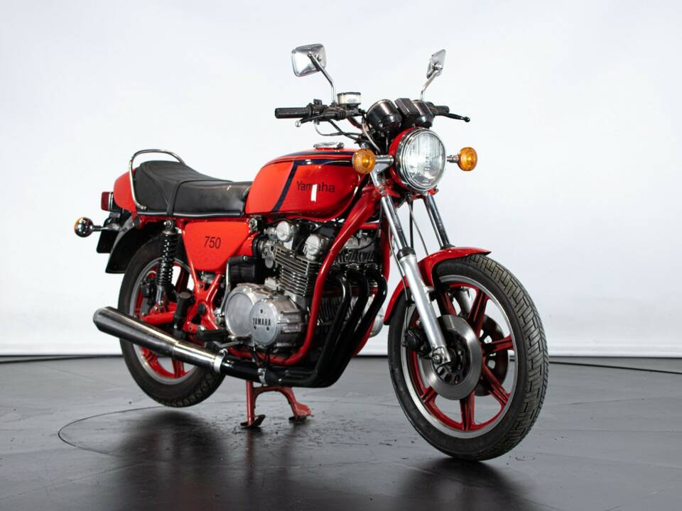 Bild 6/50 von Yamaha XS 750 (1979)