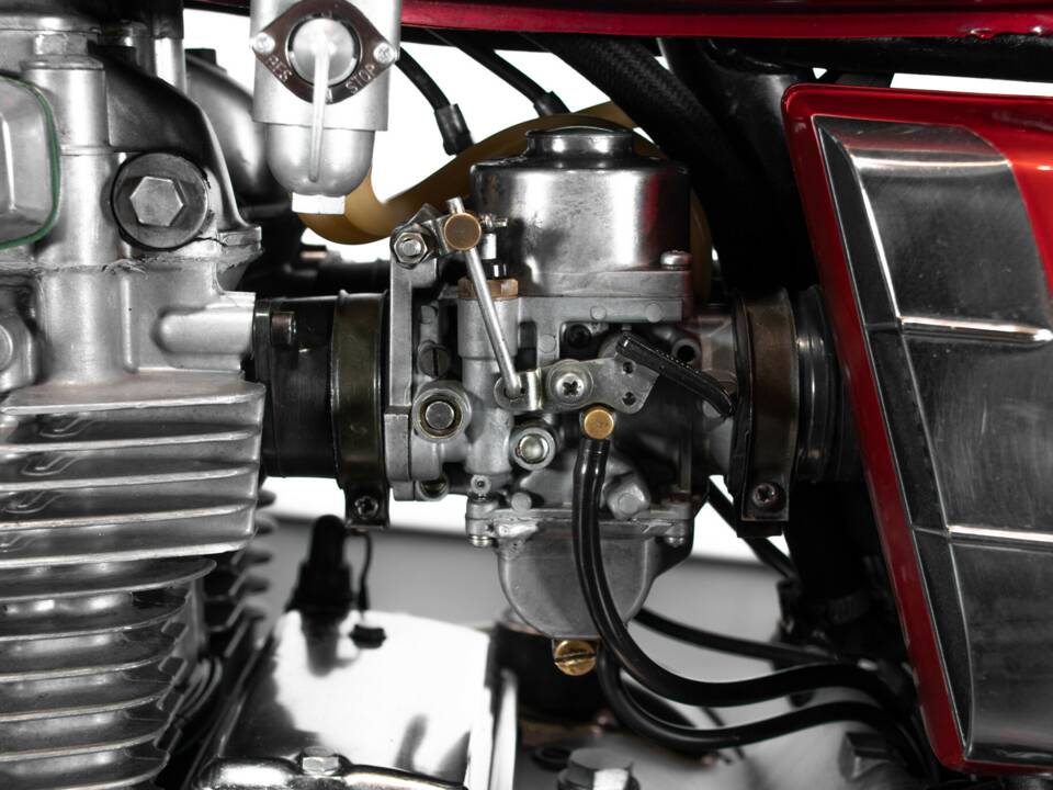 Bild 35/40 von Kawasaki Z 400 (1975)