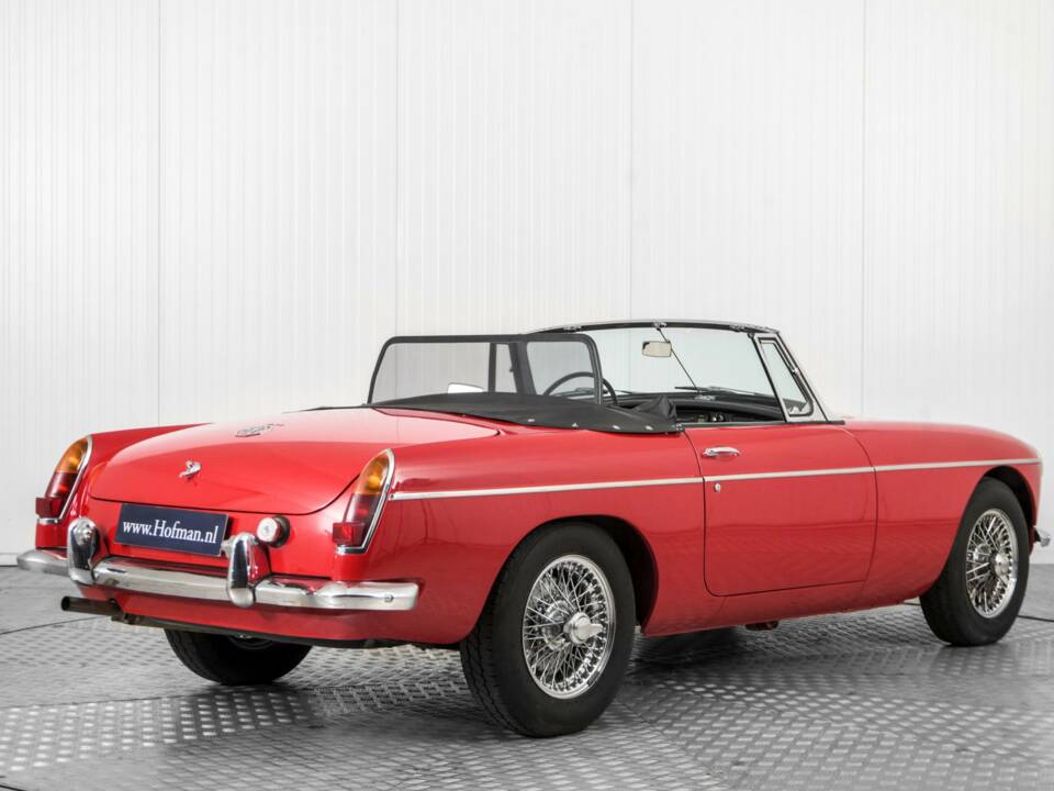 Afbeelding 2/50 van MG MGB (1966)