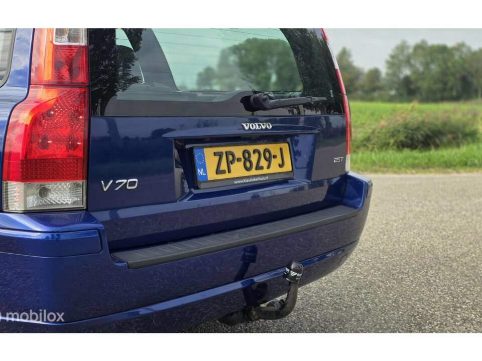 Bild 13/42 von Volvo V 70 2.5T (2005)