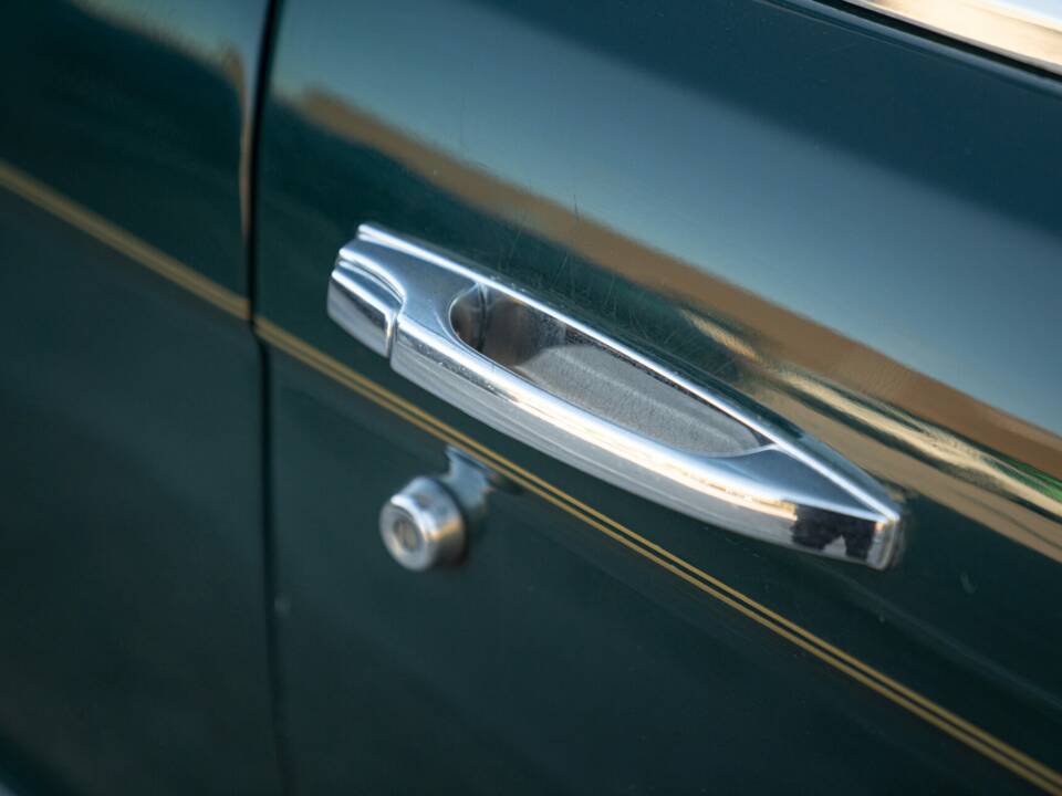 Image 19/50 of Bentley Eight (1980)