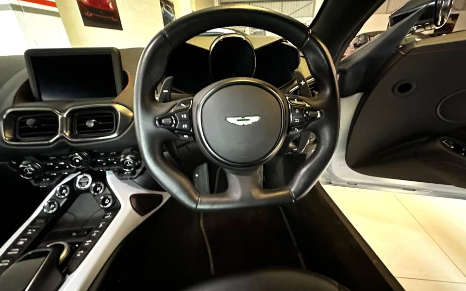 Imagen 49/50 de Aston Martin Vantage V8 (2019)