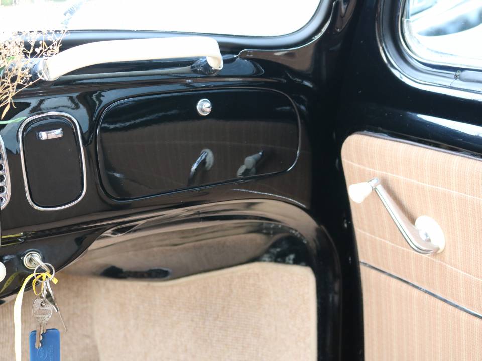 Immagine 40/50 di Volkswagen Maggiolino 1200 Standard &quot;Ovali&quot; (1954)