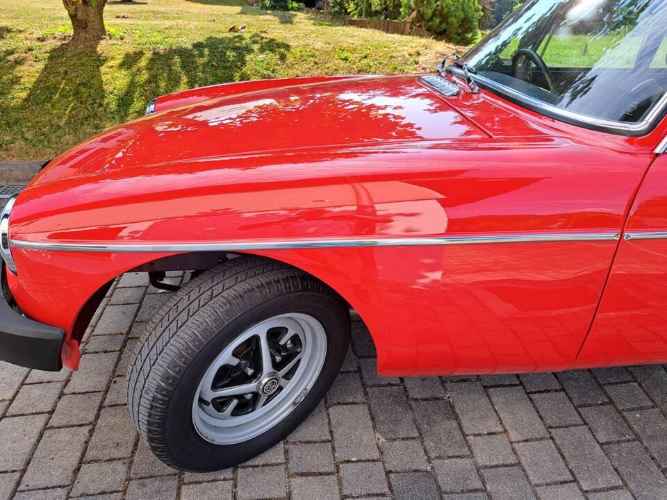 Front left fender