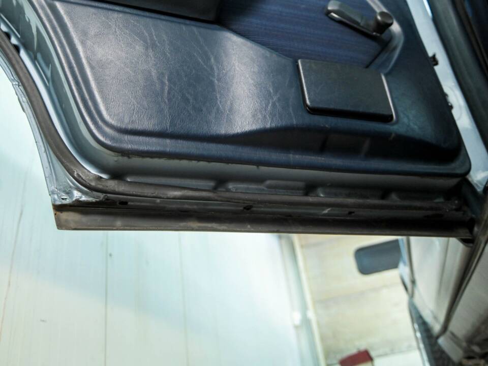 Bild 46/50 von Mercedes-Benz 230 E (1985)
