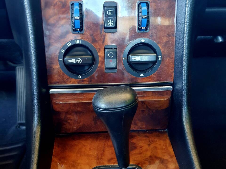 Image 7/16 de Mercedes-Benz 500 SL (1985)