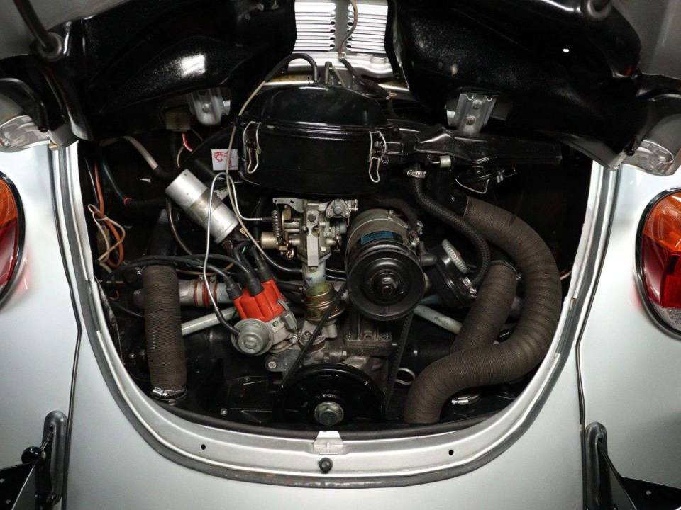 Image 24/30 of Volkswagen Beetle 1303 S (1972)