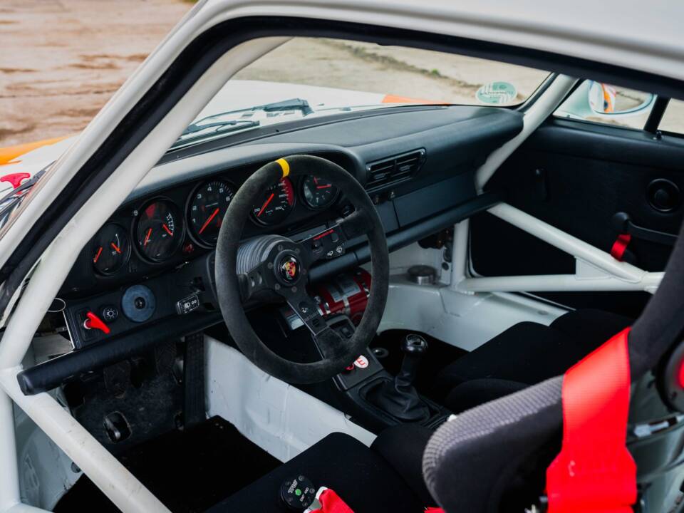 Image 38/84 of Porsche 911 Carrera RSR 3.8 (1993)