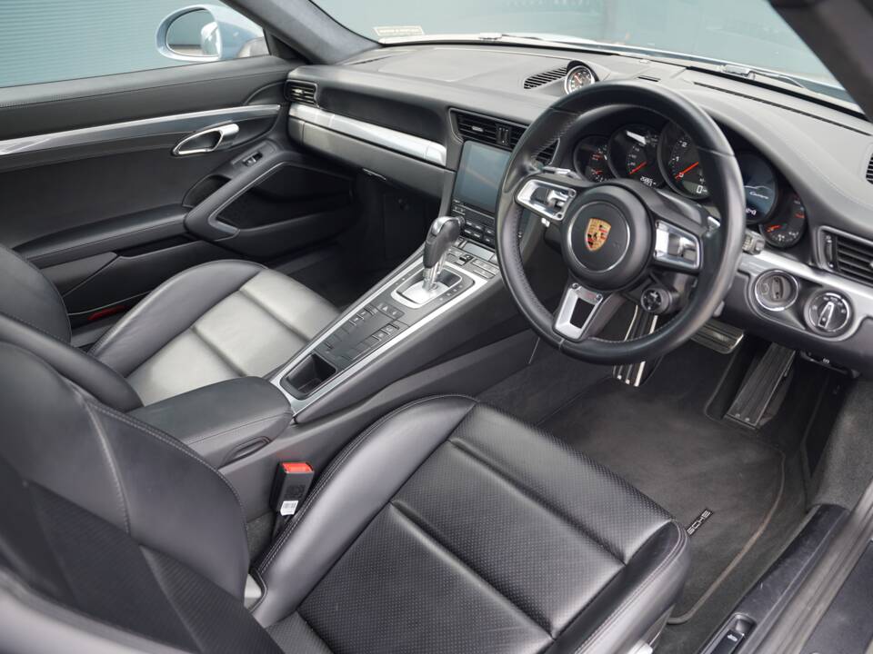 Image 12/50 of Porsche 911 Carrera (2016)