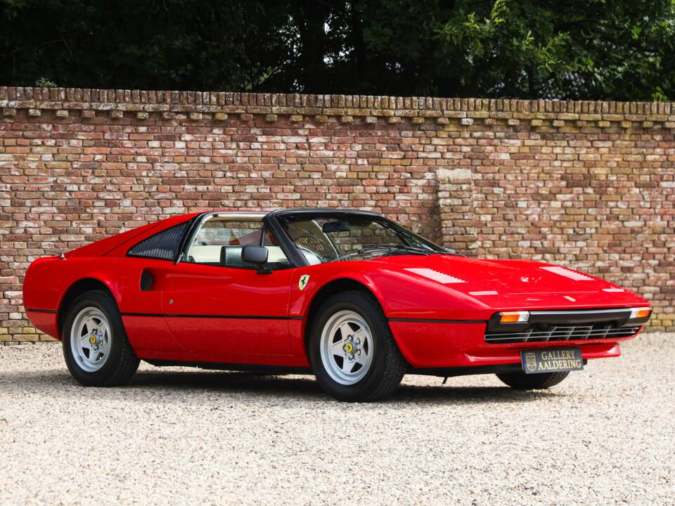 Image 25/50 de Ferrari 308 GTSi (1981)