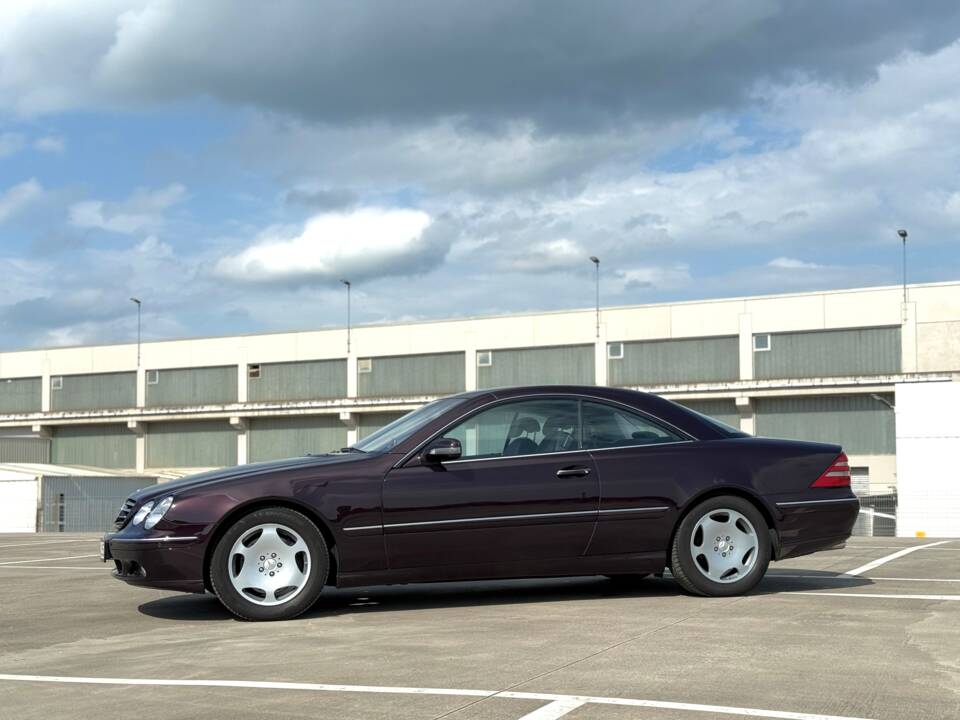 Immagine 3/28 di Mercedes-Benz CL 600 (2001)