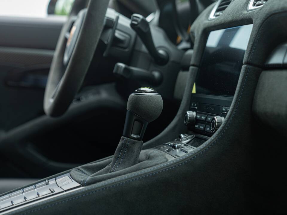 Image 62/100 of Porsche 718 Cayman GT4 RS Weissach (2024)